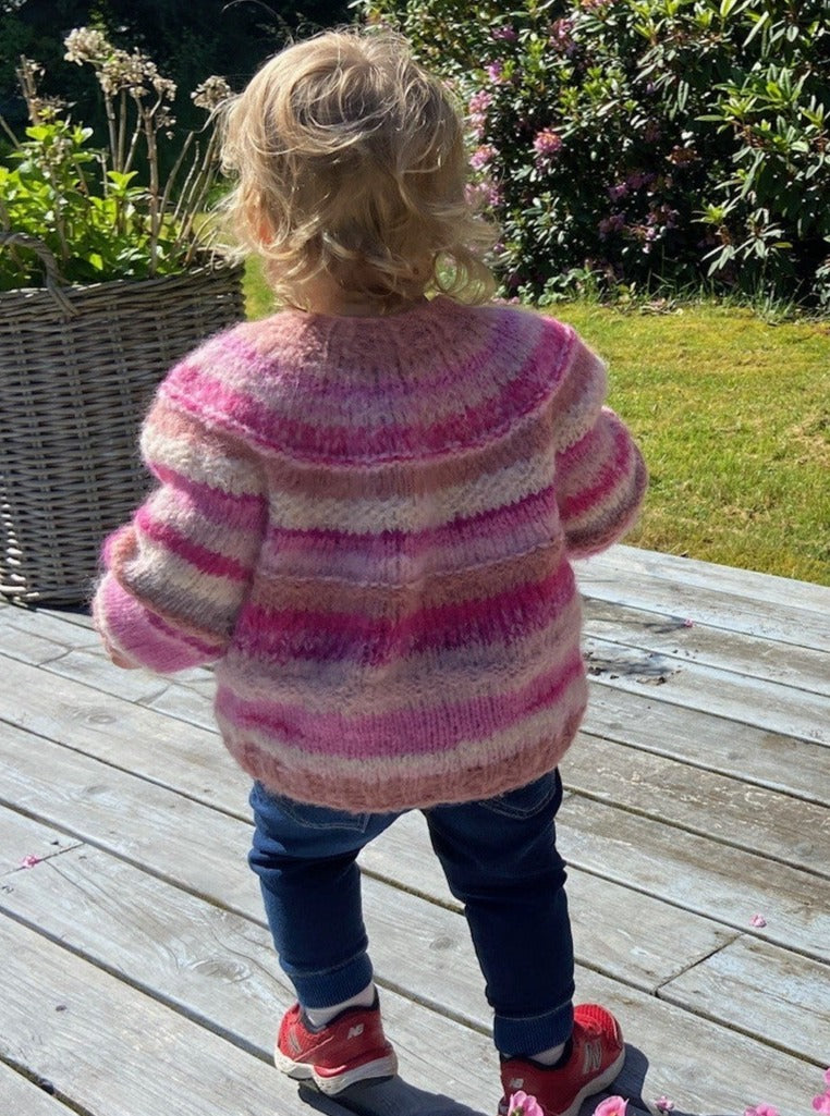 KIT FOR "CHILDREN'S SWEATER HAPPY"